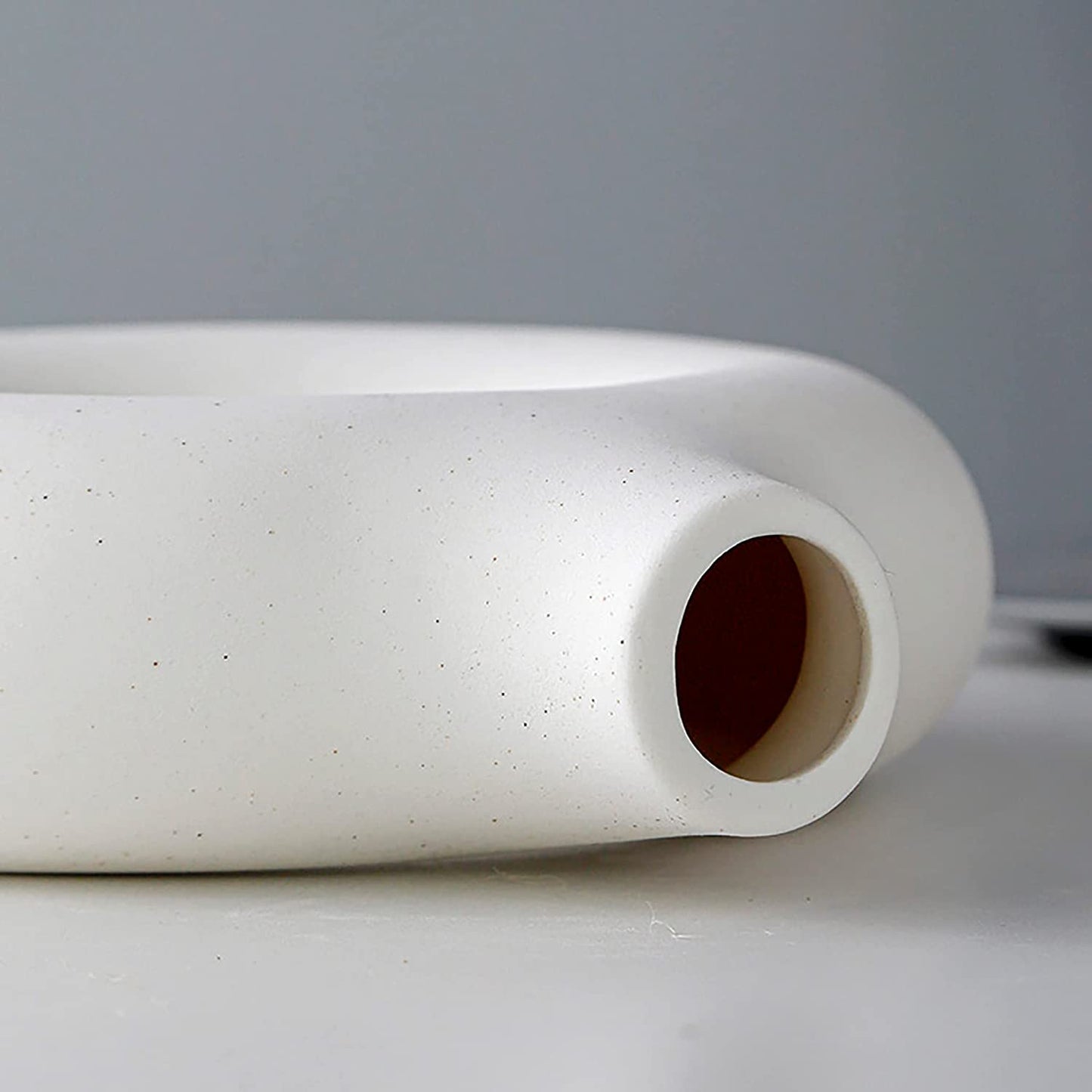 Modern White Ceramic Vase With Wood Bead Ring - Bình Gốm Trắng Hiện Đại Kèm Vòng Hạt Gỗ