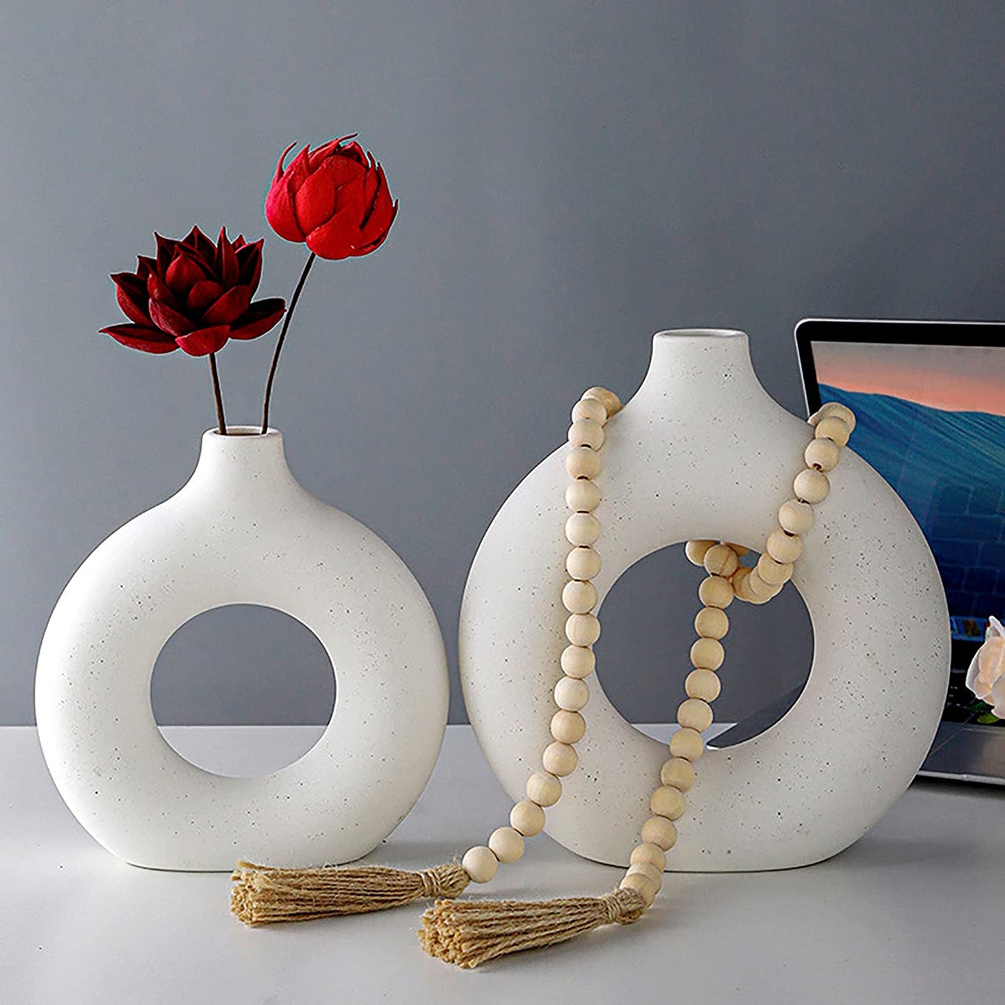 Modern White Ceramic Vase With Wood Bead Ring - Bình Gốm Trắng Hiện Đại Kèm Vòng Hạt Gỗ